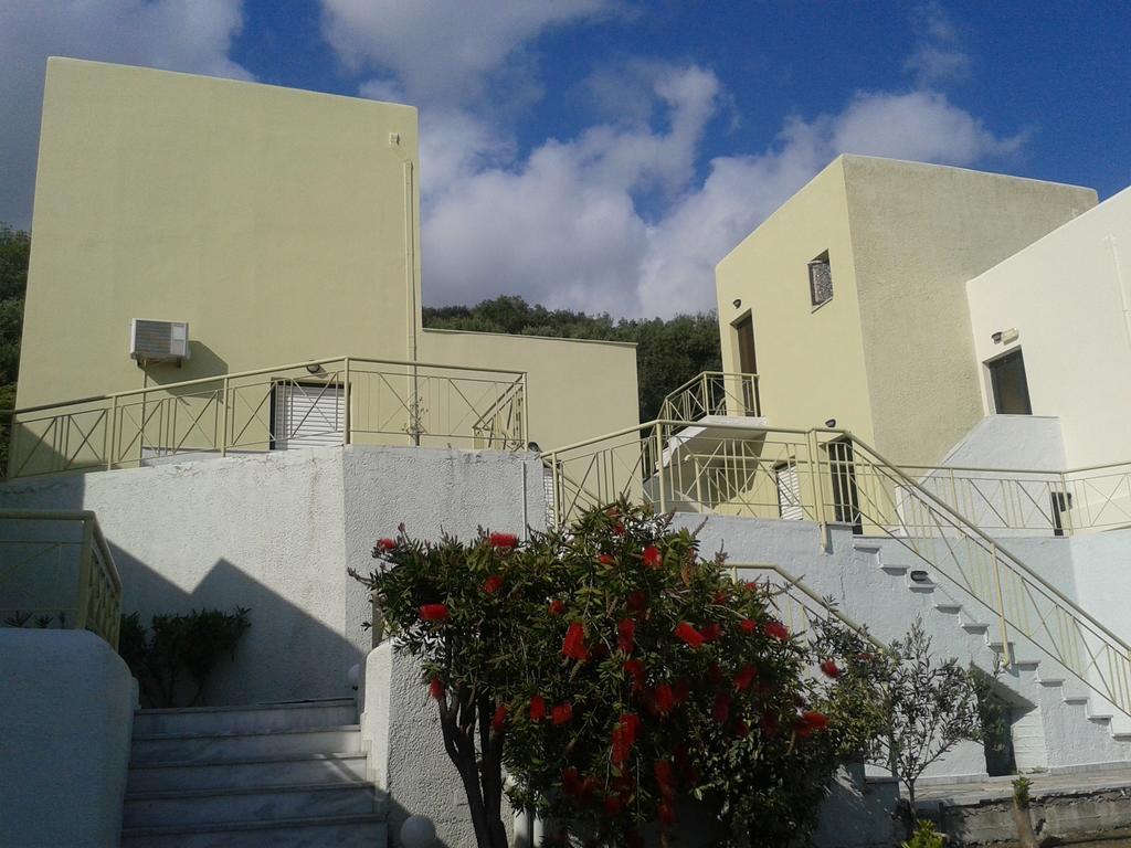 Polyrizos Hotel Rodakino Exterior photo