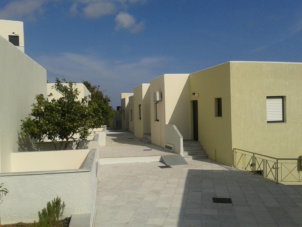 Polyrizos Hotel Rodakino Exterior photo